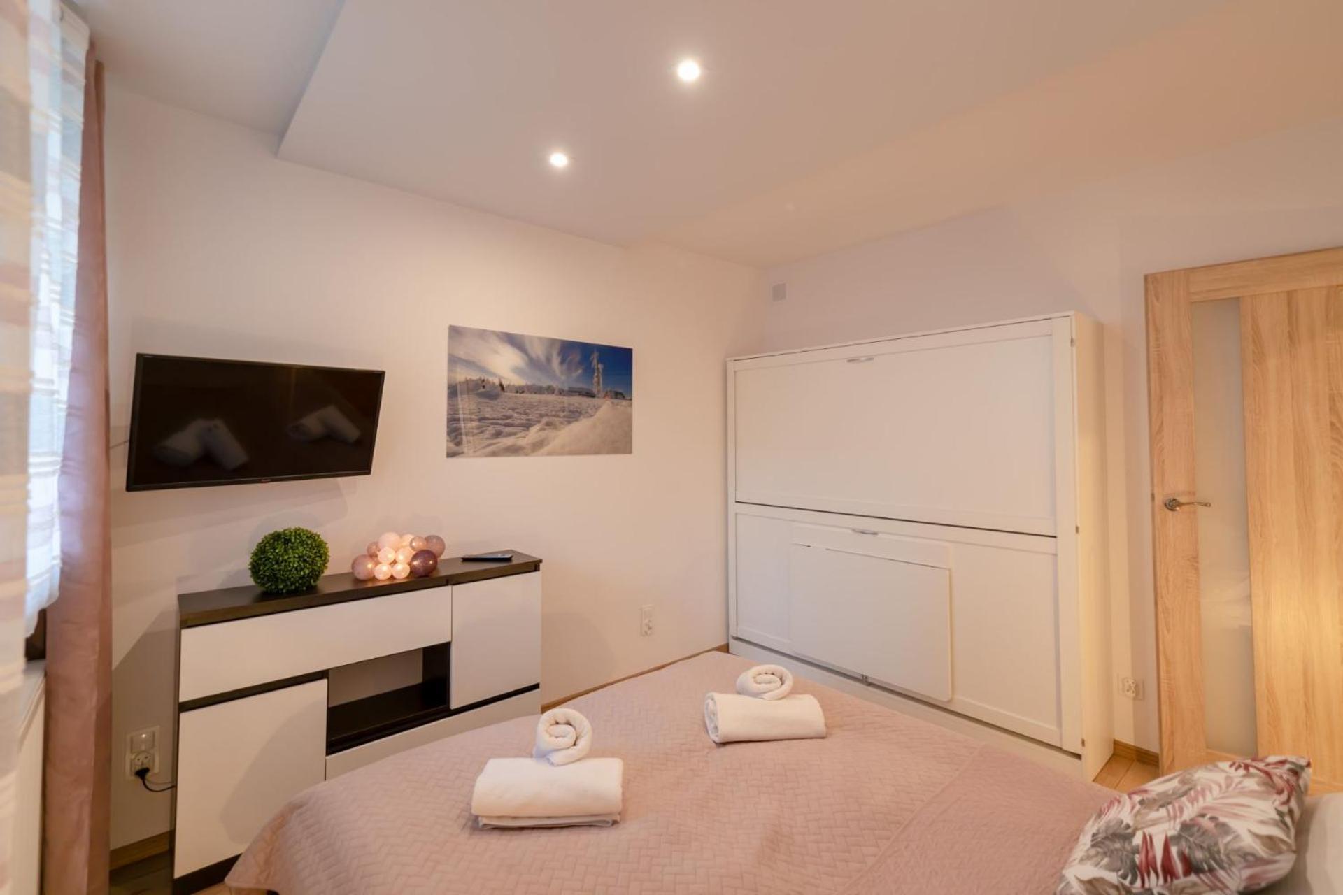 Apartview Plazowa With Parking By Rent Like Apartment
